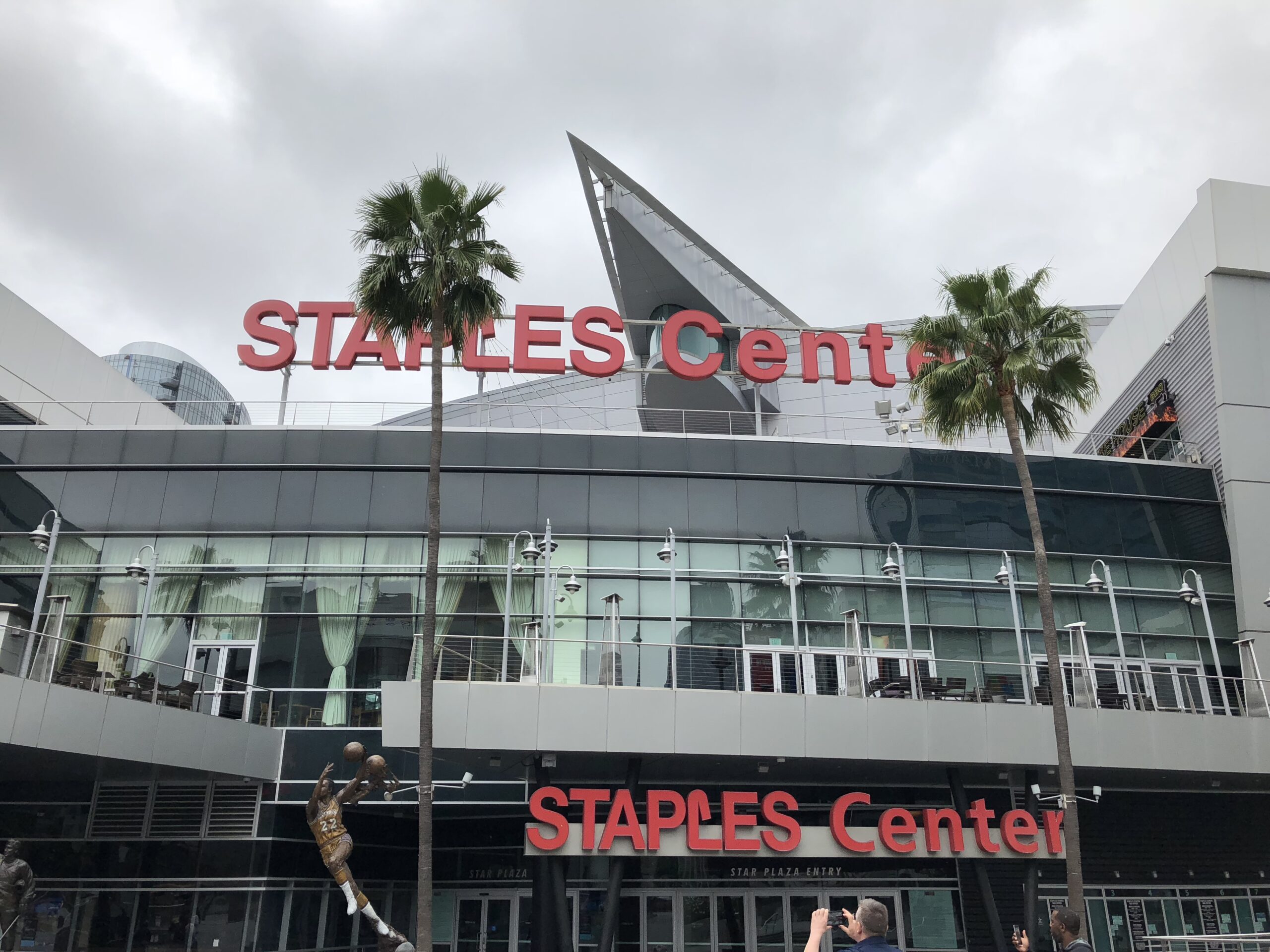 alt="from of the staples centre"