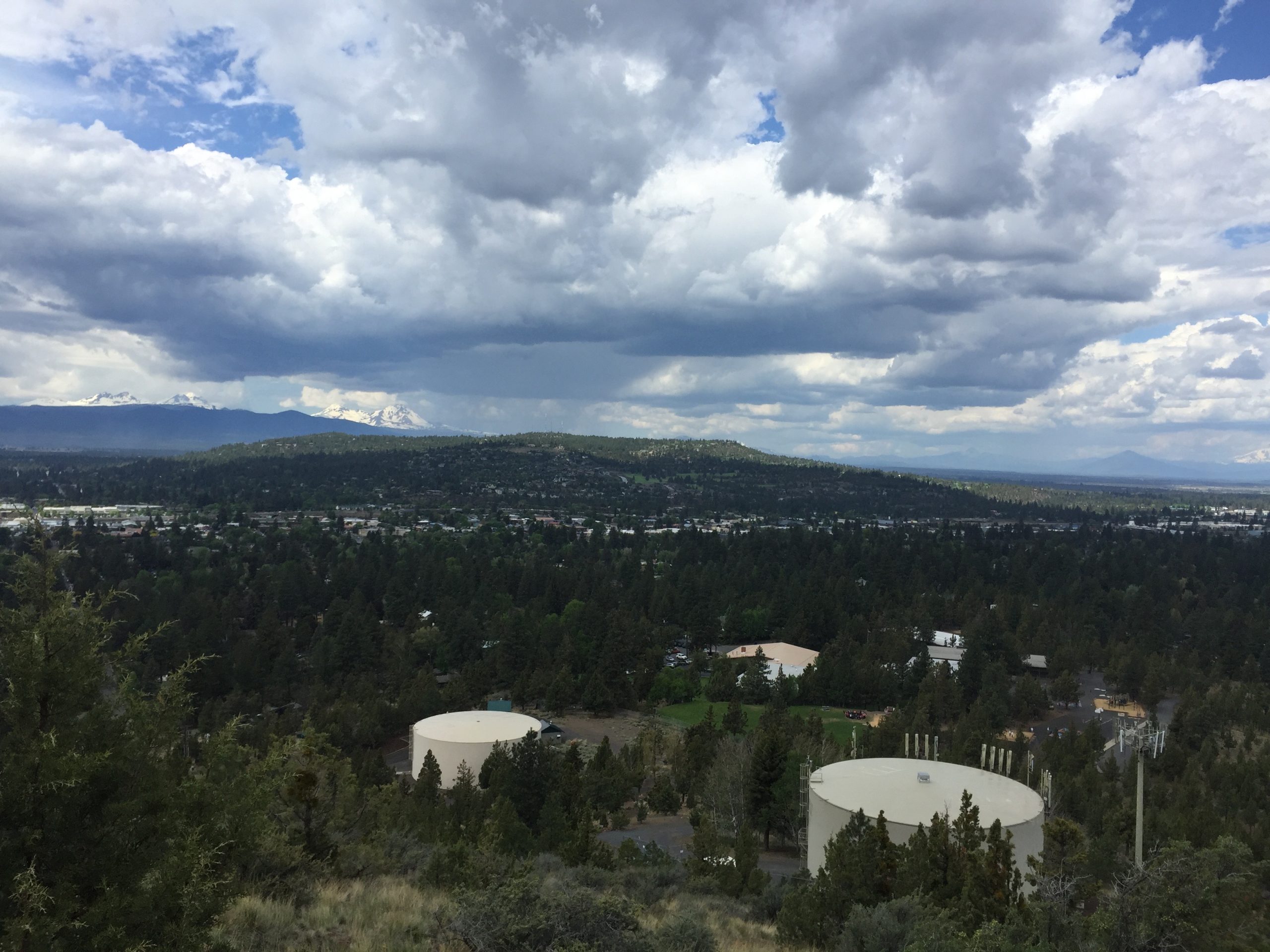 alt="view from mountain"