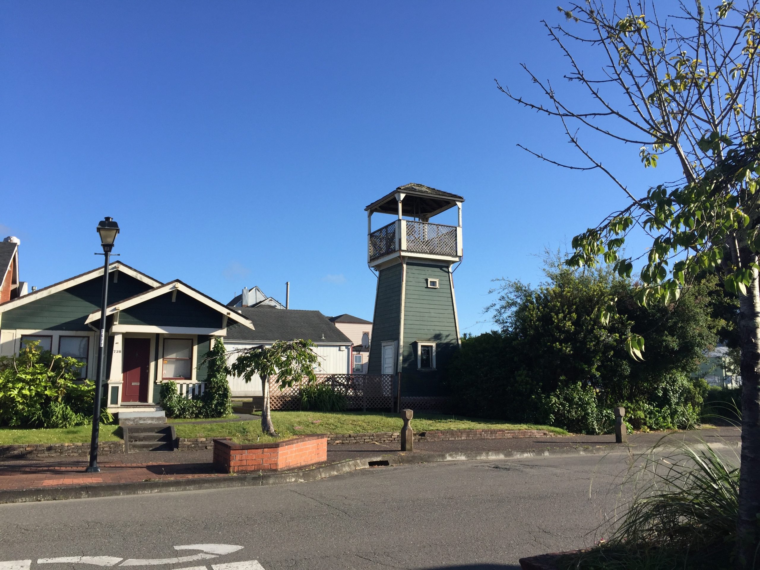 alt="unusual house with look out"
