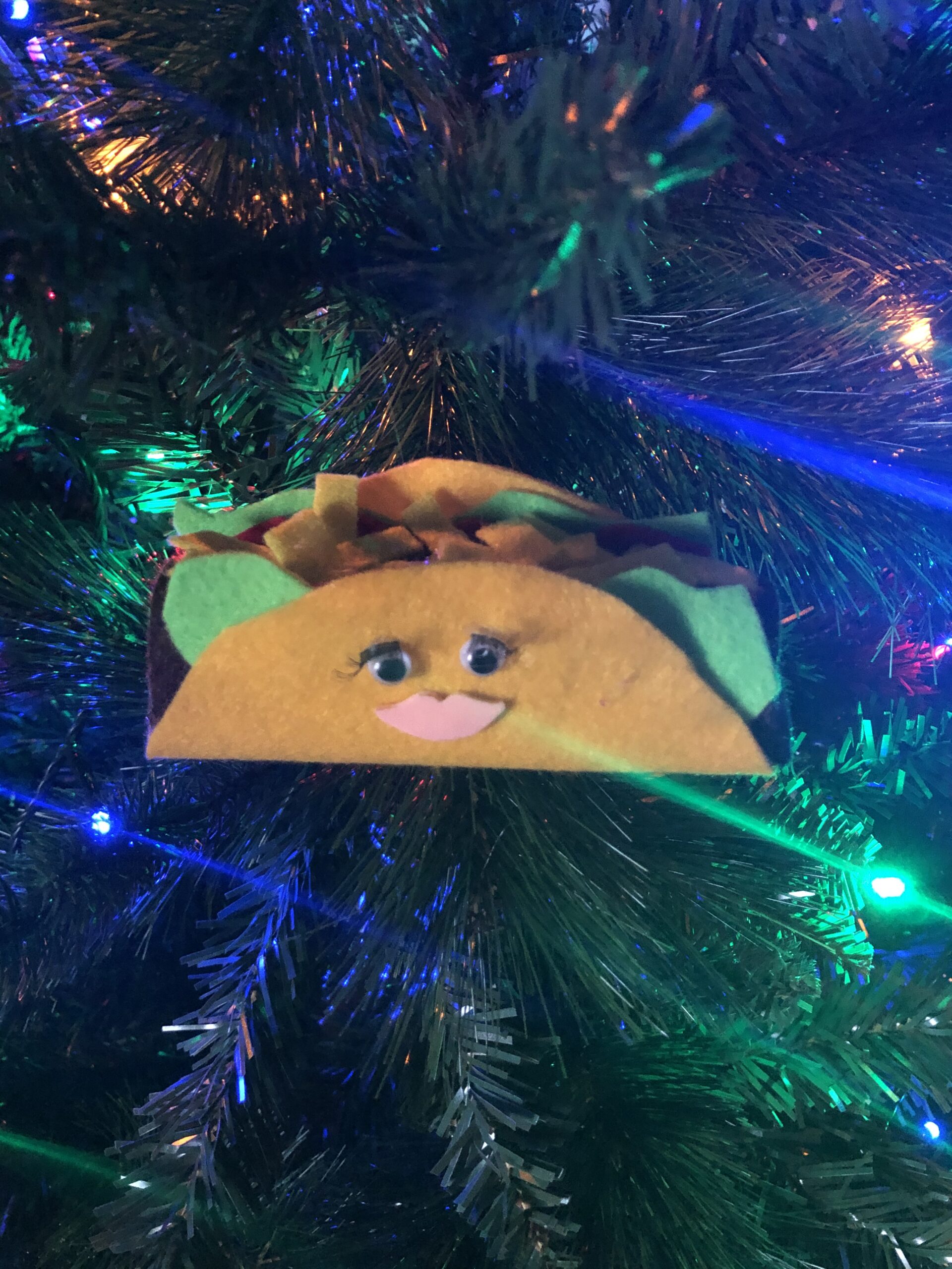 alt="felt taco tree decoration"