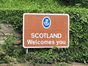 alt="sign with welcome to Scotland"
