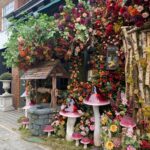 alt="shop front with decorations"