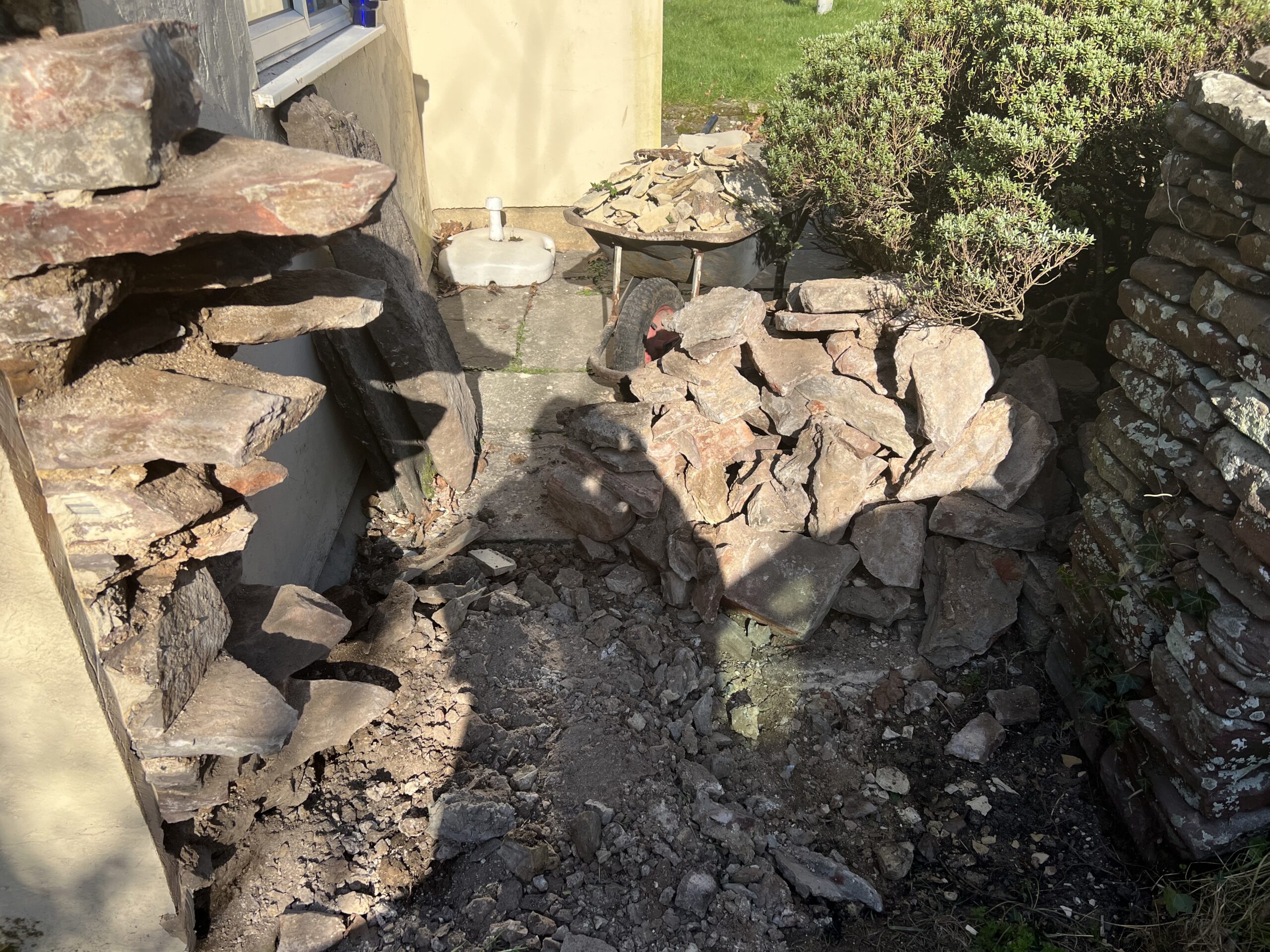 alt="gap in dry stone wall"