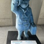 alt="statue of Paddington bear"
