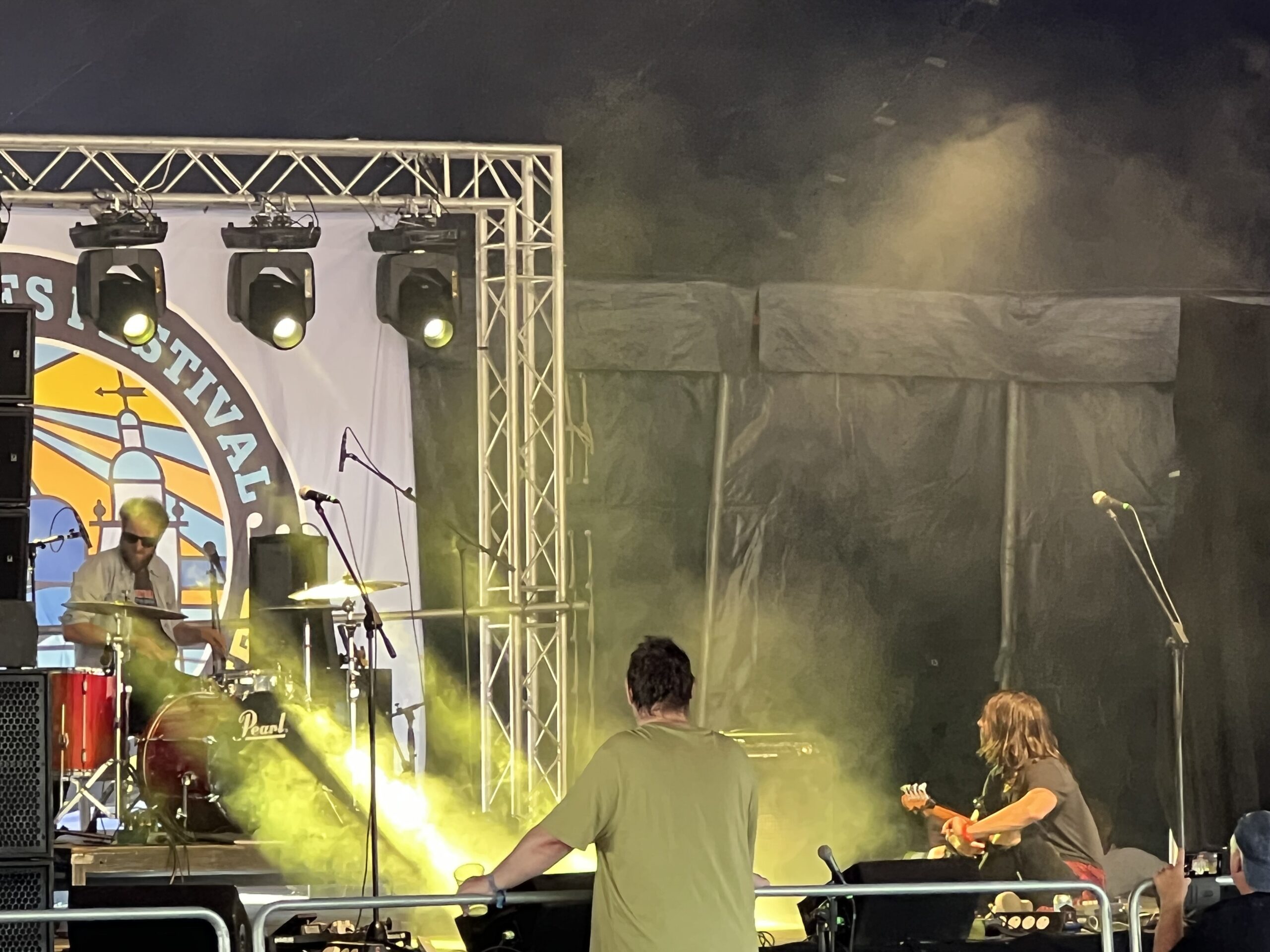 alt="stage with musicians"