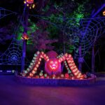 alt="pumkin spider statue"