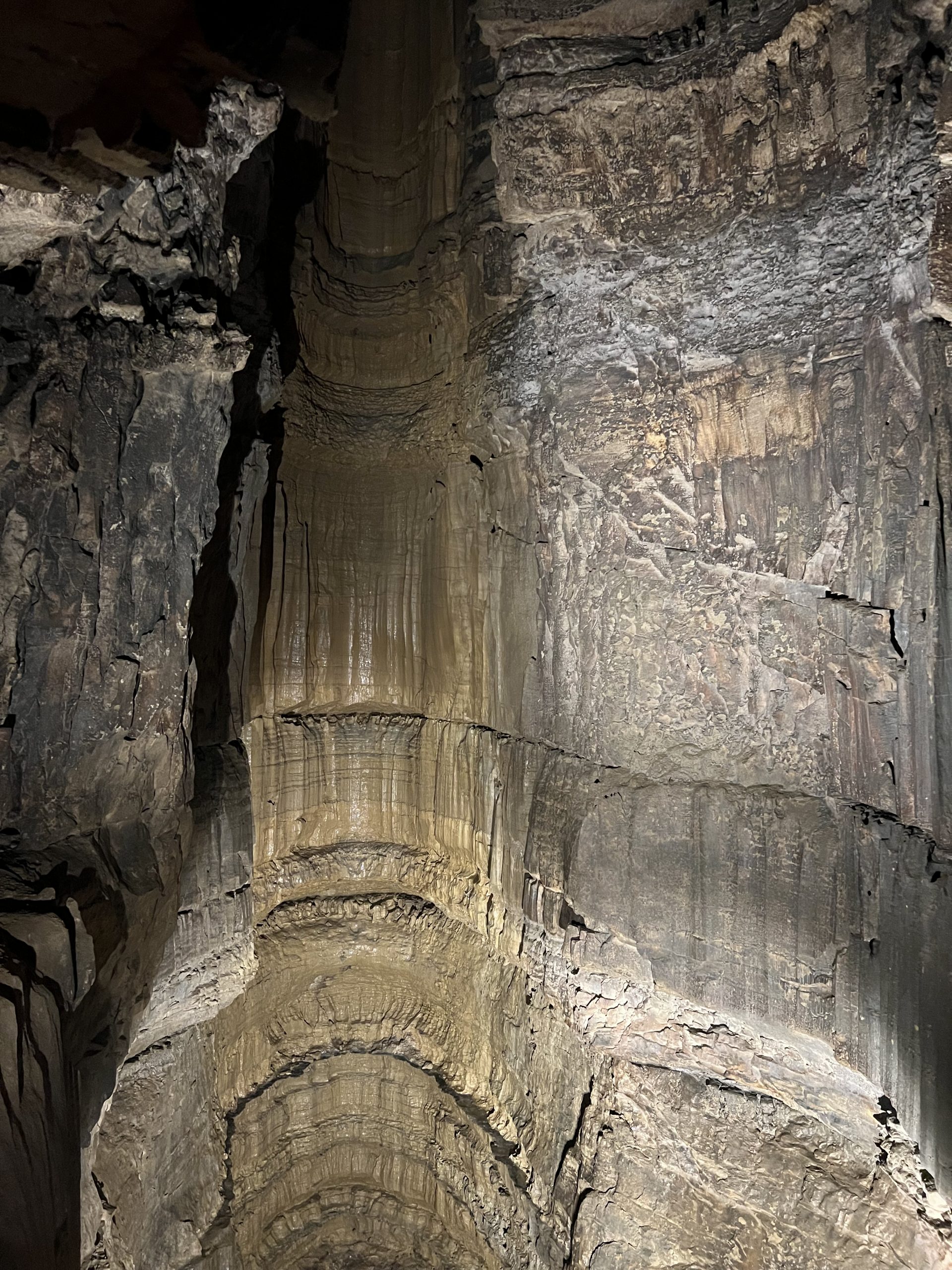 alt=staligmights & staligtights inside Mammoth Caves