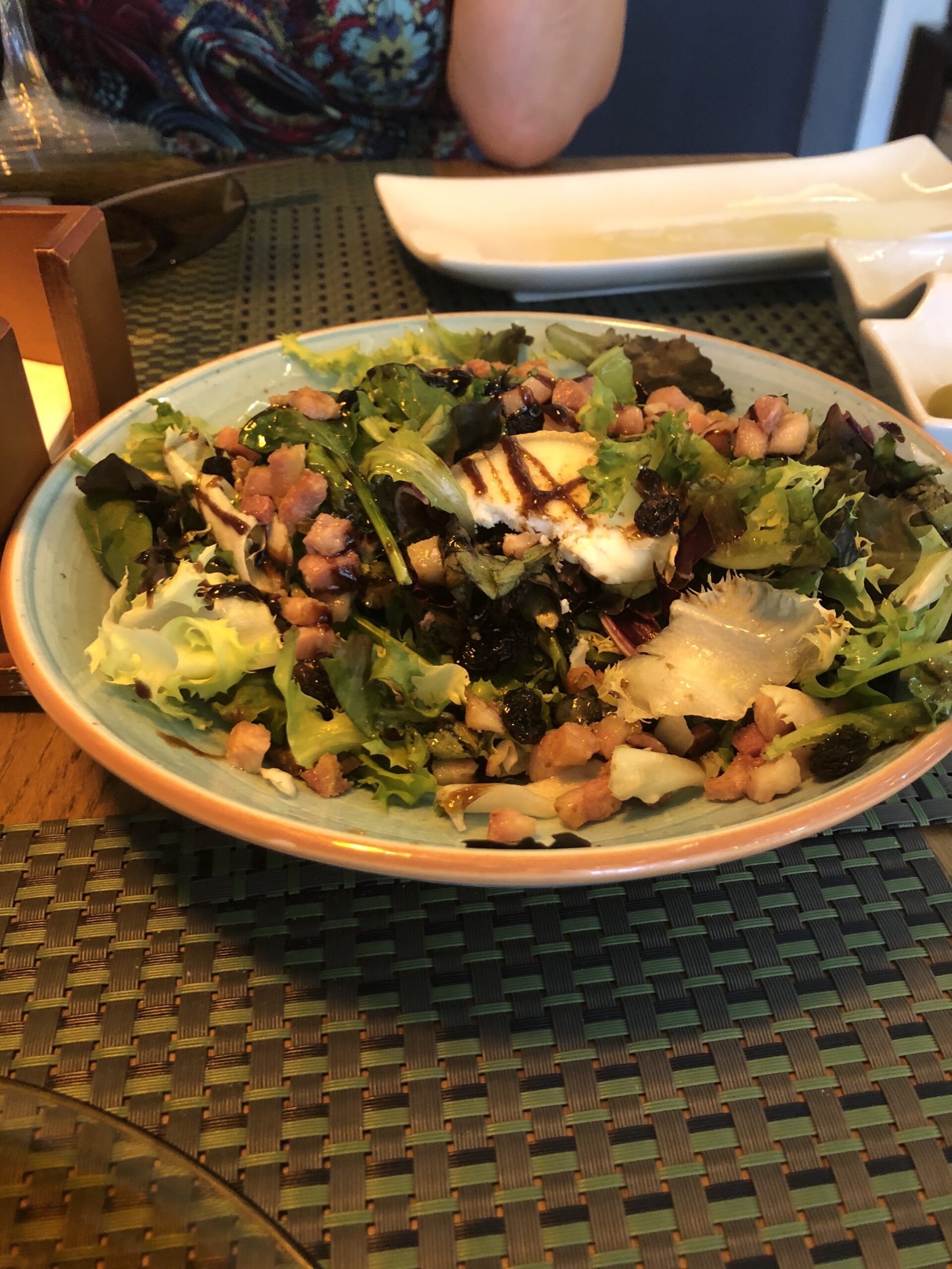 alt='Plate with salad"