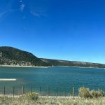 alt="lake with mountains"