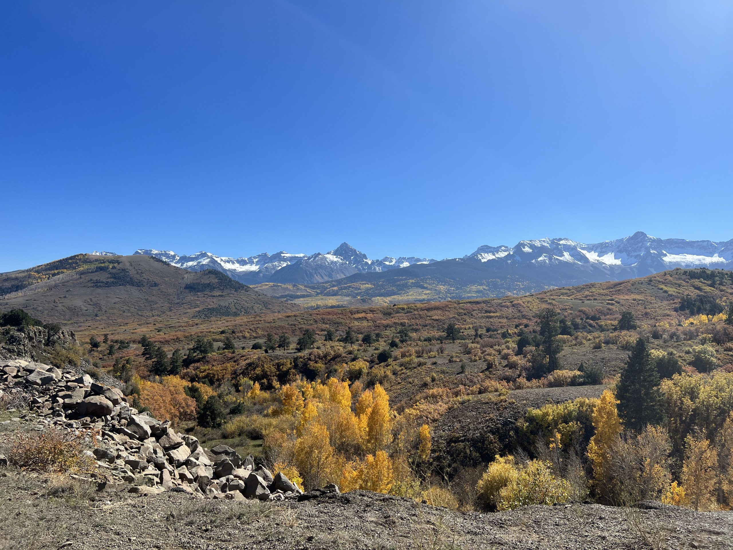 alt="mountains with snow on peaks"