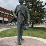 alt="statue Wyatt Earp"