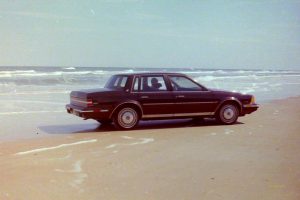 alt="hire car from 1980's on Daytona beach"