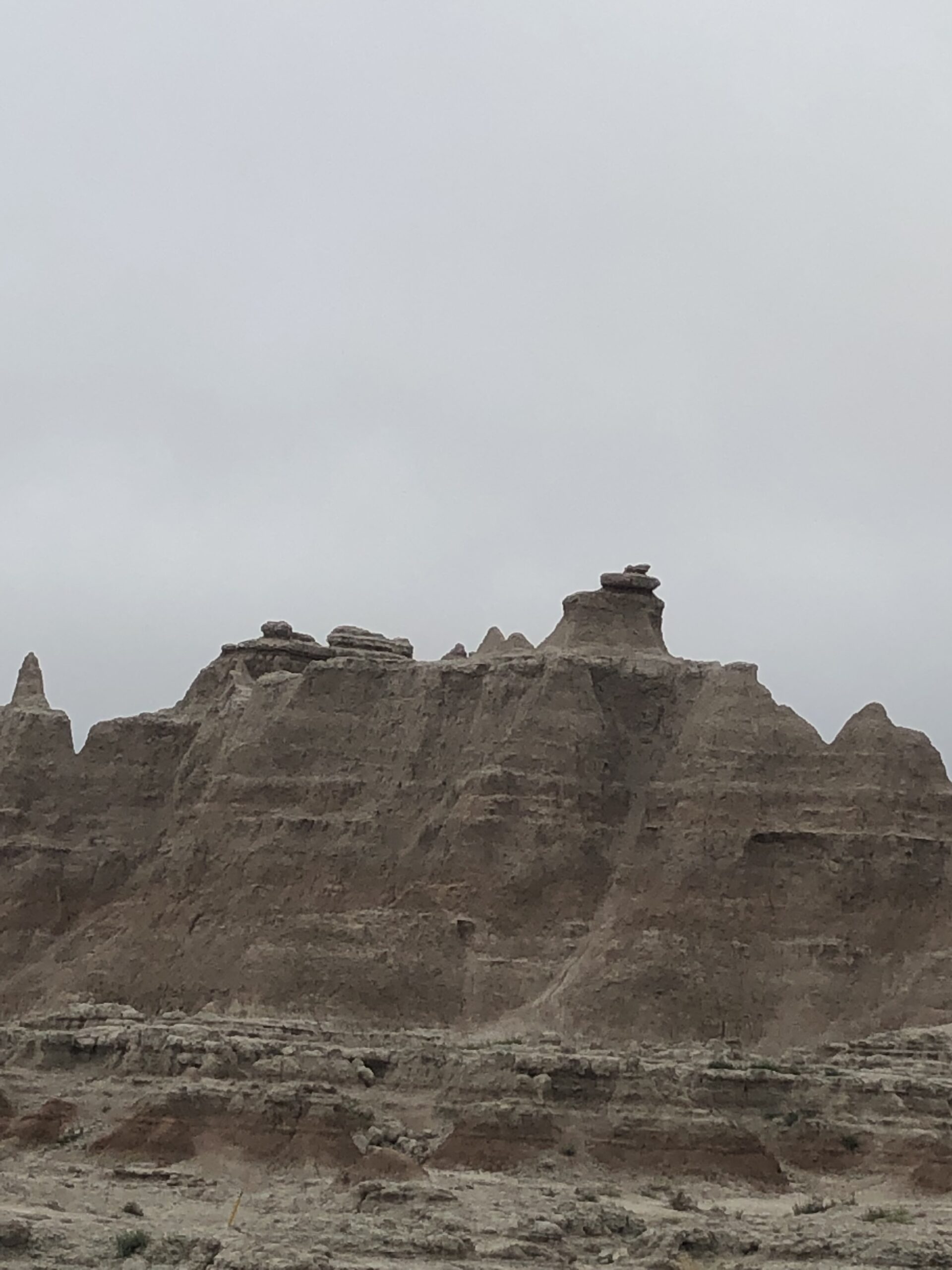 alt="rocky peaks in the Badlands"