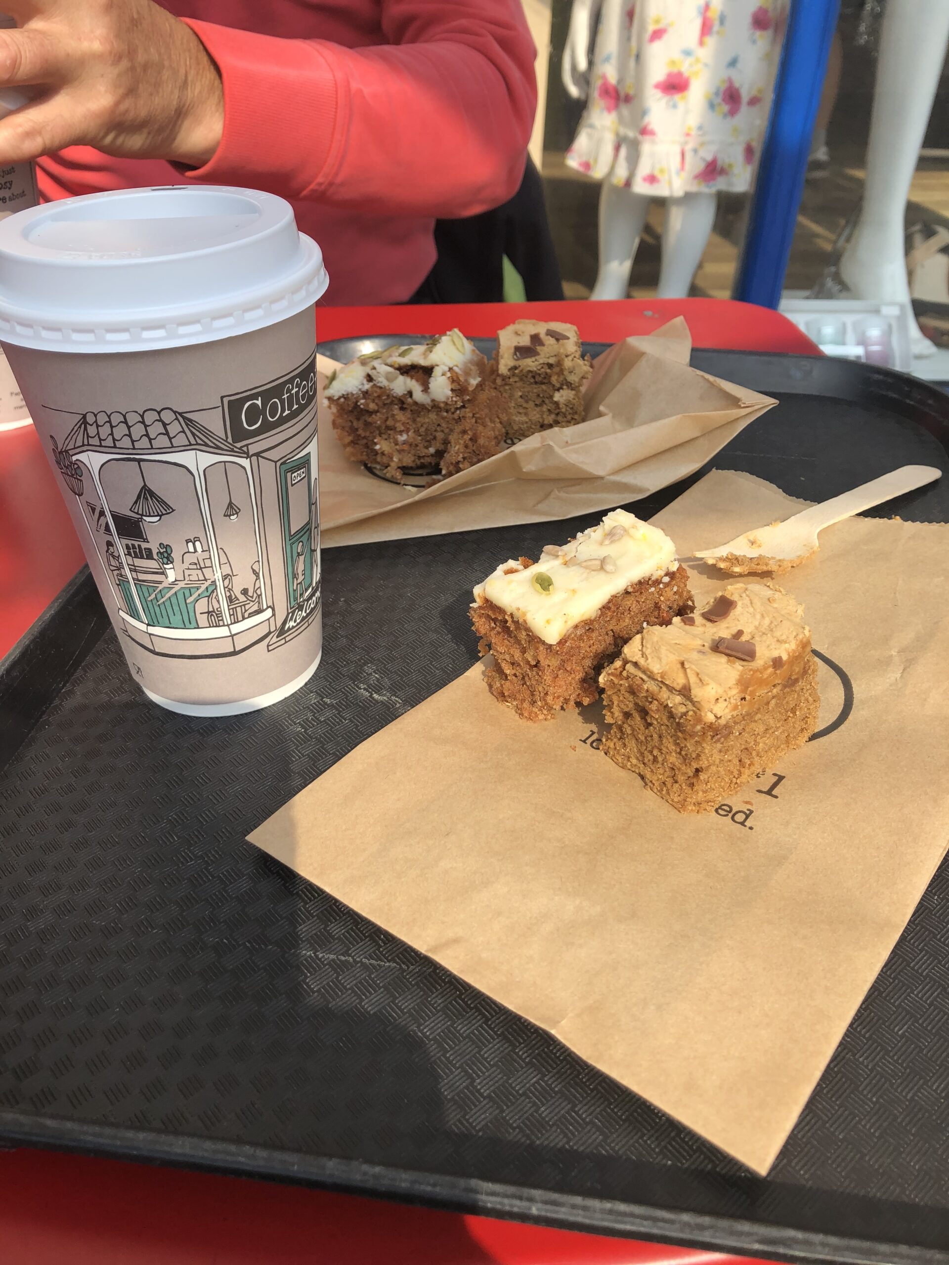alt="coffee & cake"