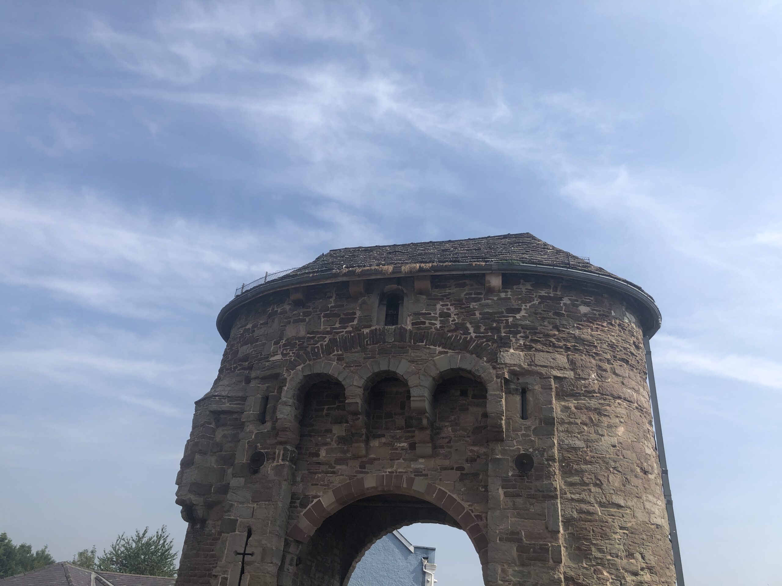 alt="stone gateway"